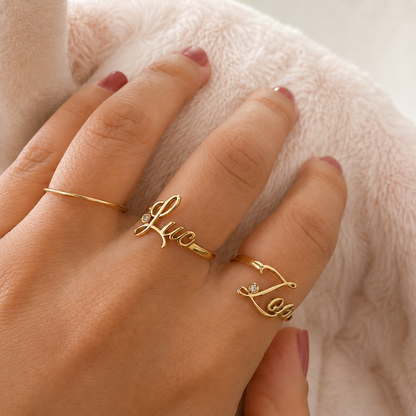Anel Nome com Diamante em Ouro 18K